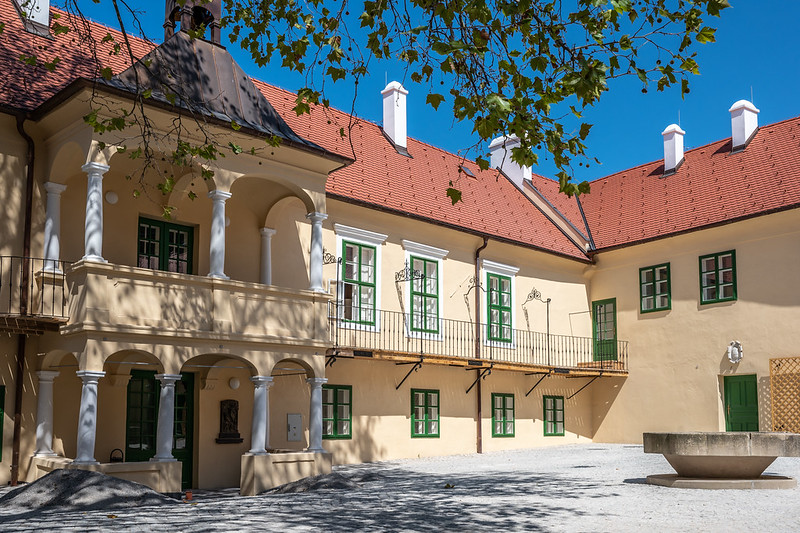 Župa dokončila rekonštrukciu Modranského kaštieľa. Otvorený bude v októbri